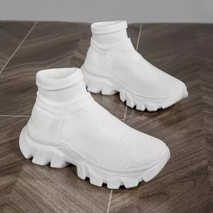 أبيض